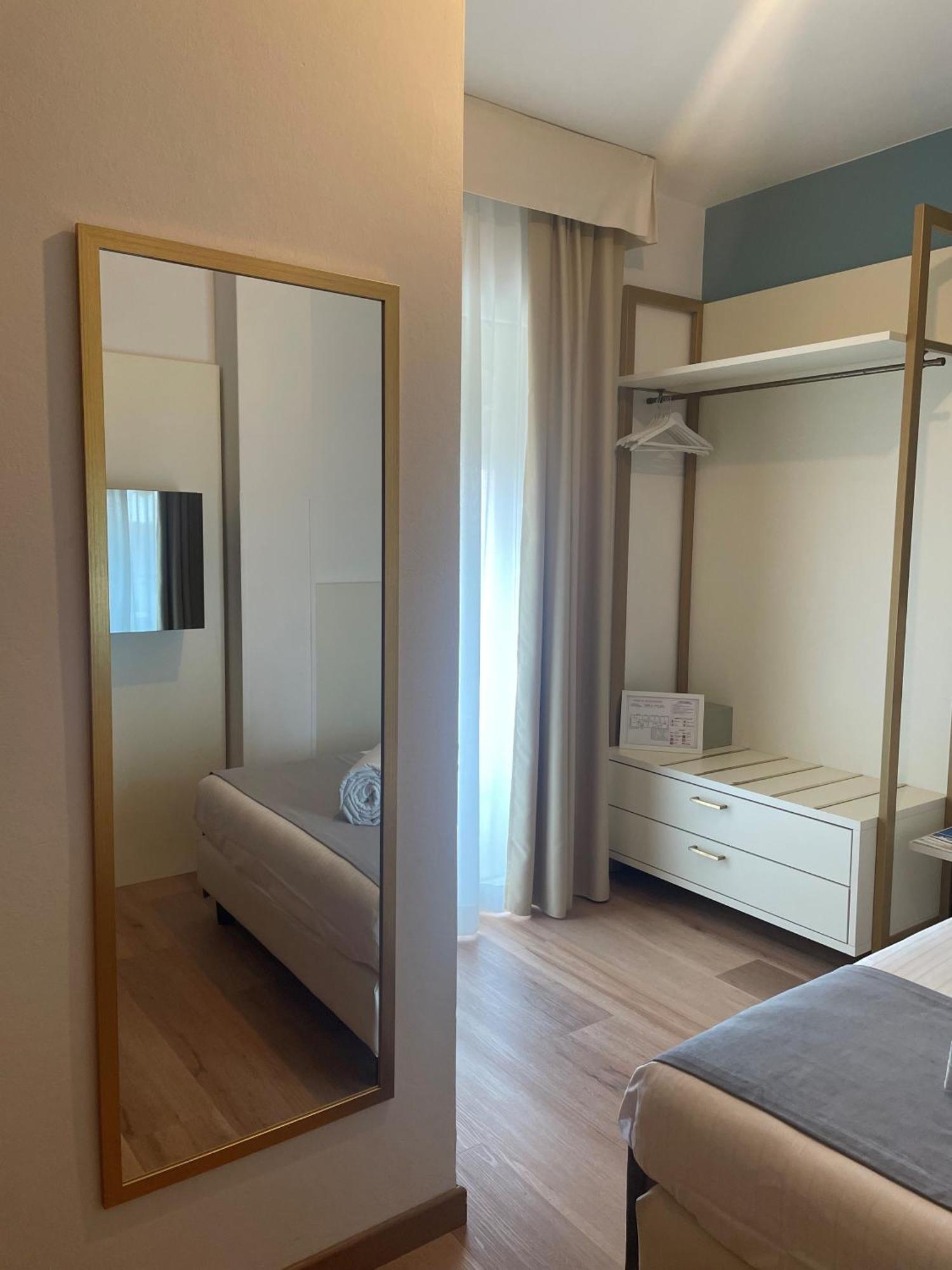 Hotel Al Sole Bardolino Bilik gambar