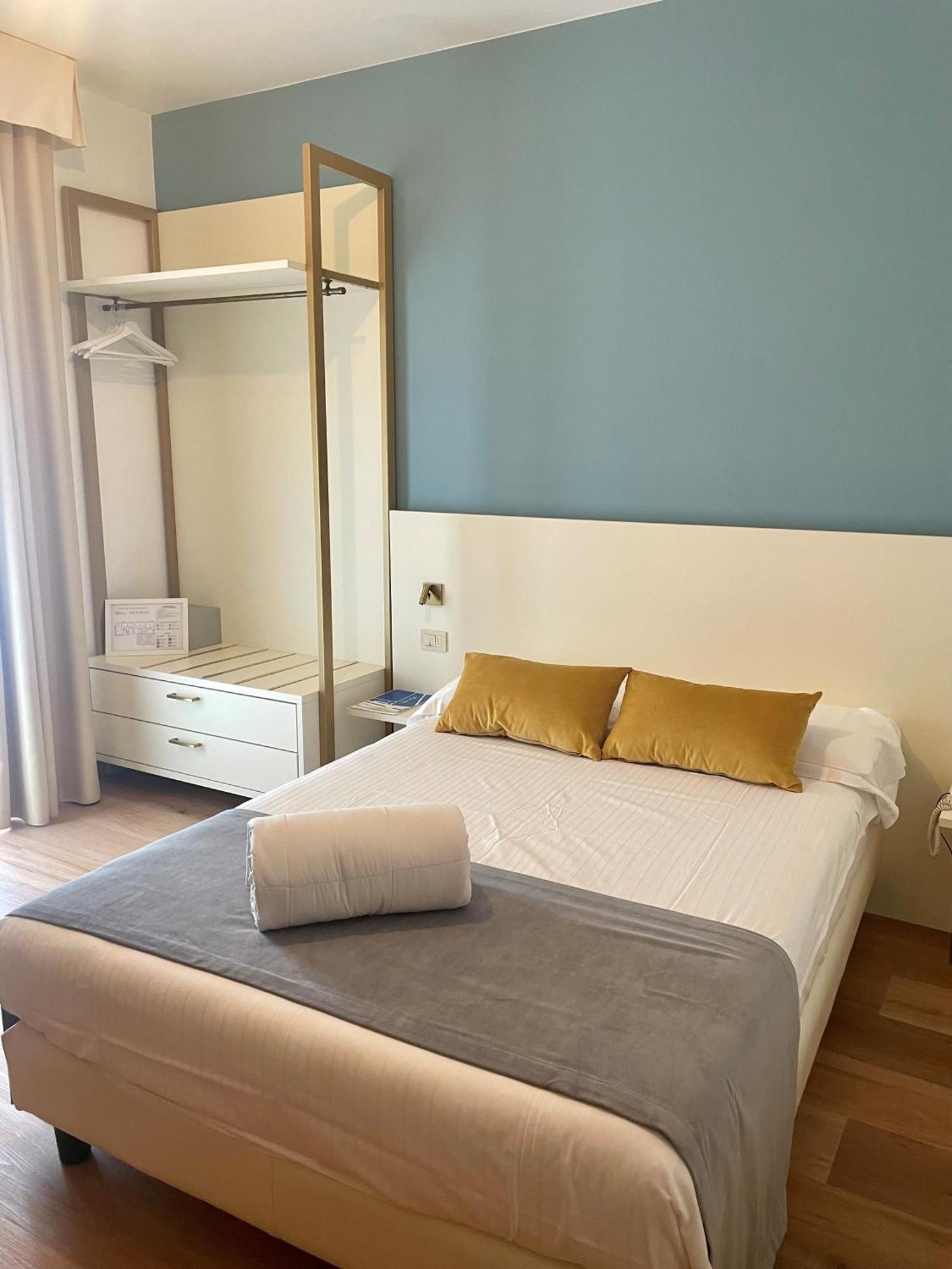 Hotel Al Sole Bardolino Bilik gambar